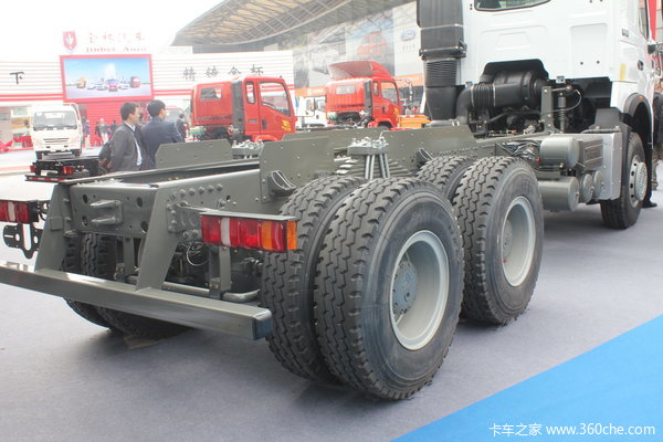 中国重汽 HOWO T7H重卡 360马力 6X4 自卸车(底盘)(ZZ3257N384MD1)底盘图（29/49）