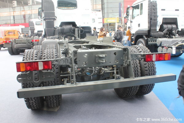中国重汽 HOWO T7H重卡 360马力 6X4 自卸车(底盘)(ZZ3257N384MD1)底盘图（26/49）