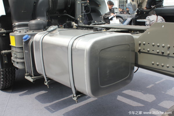 中国重汽 HOWO T7H重卡 360马力 6X4 自卸车(底盘)(ZZ3257N384MD1)底盘图（10/49）