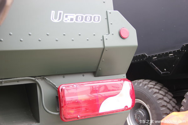 奔驰 Unimog系列 220马力 4X4 越野旅居车(型号U5000)底盘图（3/6）