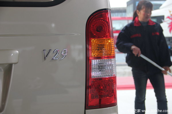 2013款东风小康 V29 豪华型 100马力 1.4L微面外观图（17/22）