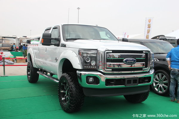 2011款福特 F-250系列 6.3L柴油 双排皮卡外观图（2/14）