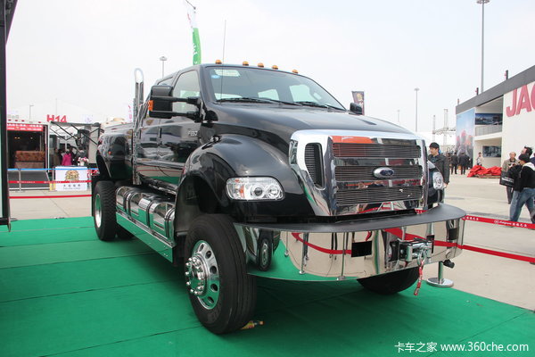 2013款福特 F-650系列 6.7L柴油 四驱 双排皮卡外观图（2/15）