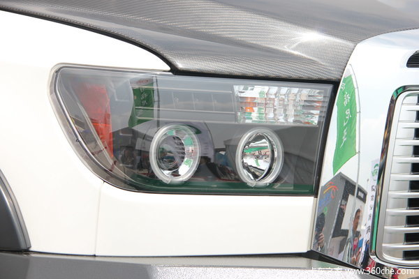 2011款丰田 坦途5700 越野改装版 5.7L汽油 四驱 双排皮卡 外观图（21/50）