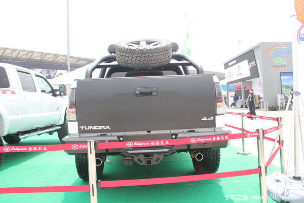 2011款丰田 坦途5700 越野改装版 5.7L汽油 四驱 双排皮卡 外观图（15/50）