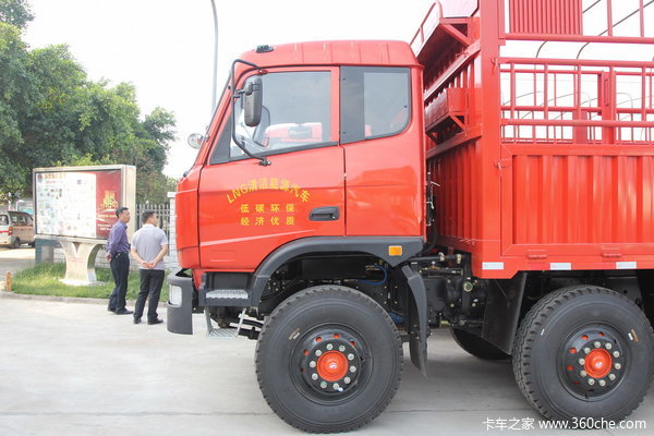 东风南充 龙腾重卡 230马力 6X2 LNG仓栅载货车 (EQ1252GN1-30)上装图（1/6）