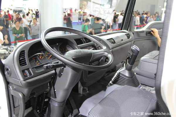 庆铃 FVZ重卡 300马力 6X4 厢式载货车(QL1250RTFZ)驾驶室图（3/34）