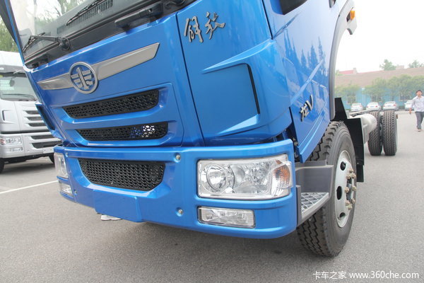 青岛解放 龙V中卡 160马力 4X2 载货车(底盘)(CA1161PK2L2EA80)底盘图（13/18）