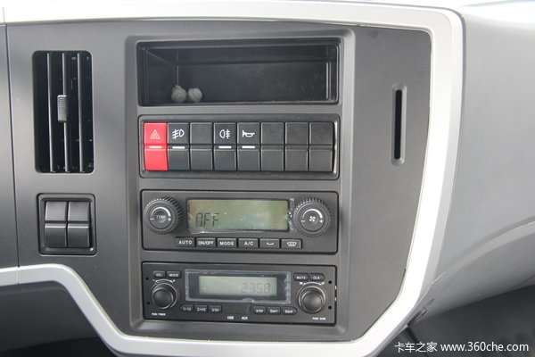 青岛解放 龙V中卡 160马力 4X2 载货车(底盘)(CA1161PK2L2EA80)驾驶室图（7/25）