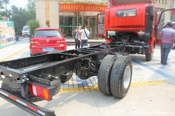 中国重汽 HOWO中卡 154马力 4X2 载货车(底盘)(ZZ1087F381CD183)底盘图（6/55）