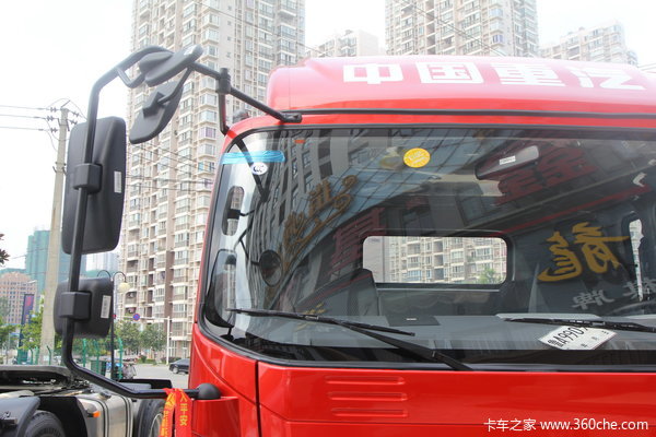 中国重汽 HOWO中卡 154马力 4X2 载货车(底盘)(ZZ1087F381CD183)外观图（3/19）