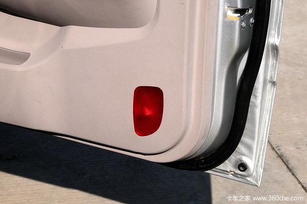 2013款恒天 途腾T1 商务版 2.8L柴油 双排皮卡驾驶室图（44/44）