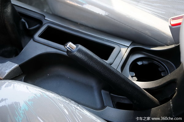 2013款恒天 途腾T1 商务版 2.8L柴油 双排皮卡驾驶室图（33/44）