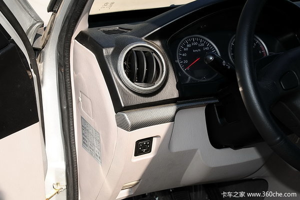 2013款恒天 途腾T1 商务版 2.8L柴油 双排皮卡驾驶室图（13/44）
