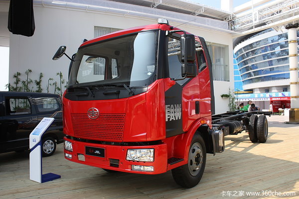 解放 J6L中卡 220马力 4X2 载货车(底盘)(CA1160P62K1L4A3E4)