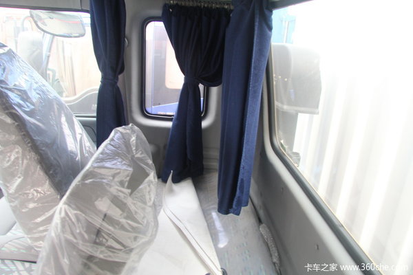 福田 欧马可5系 170马力 4X2 厢式载货车(BJ5169XXY-FA)驾驶室图（45/57）