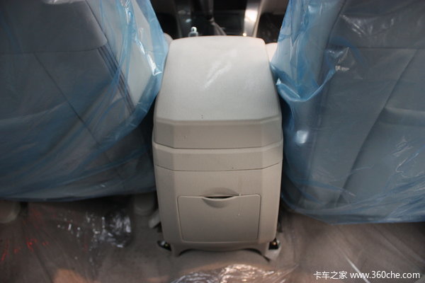 福田 萨普 征服者 2.0L汽油 双排皮卡驾驶室图（19/23）