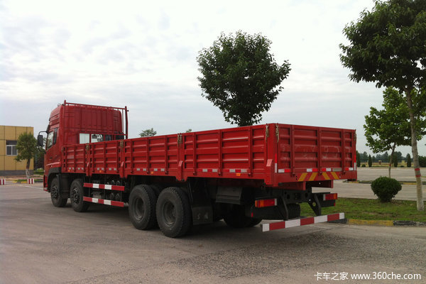 东风 天龙重卡 315马力 8X4 栏板载货车(DFL1311A4)外观图（4/8）