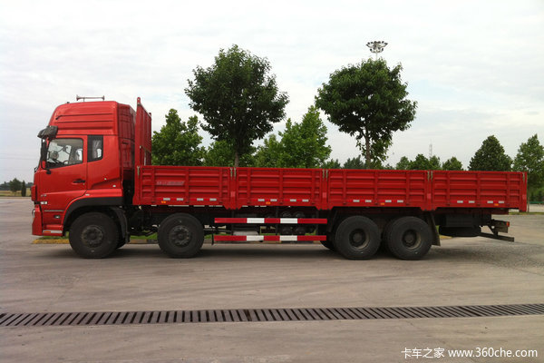 东风 天龙重卡 315马力 8X4 栏板载货车(DFL1311A4)外观图（3/8）