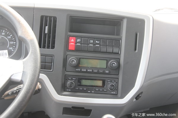 青岛解放 龙V中卡 160马力 4X2 排半栏板载货车(CA1168PK2L2E4A80)驾驶室图（11/29）