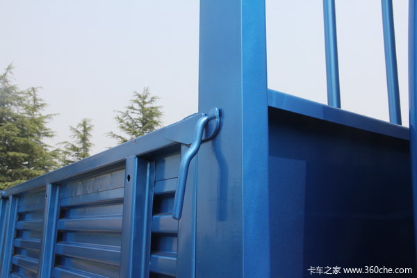青岛解放 龙V中卡 160马力 4X2 排半栏板载货车(CA1168PK2L2E4A80)上装图（6/7）