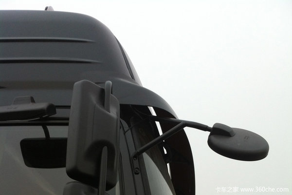 东风 天龙重卡 260马力 8X2 仓栅载货车(DFL5311CCQA8)外观图（6/9）