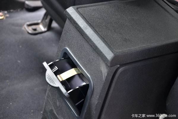 2013款恒天 途腾T3 商务版 2.4L汽油 双排皮卡驾驶室图（9/12）