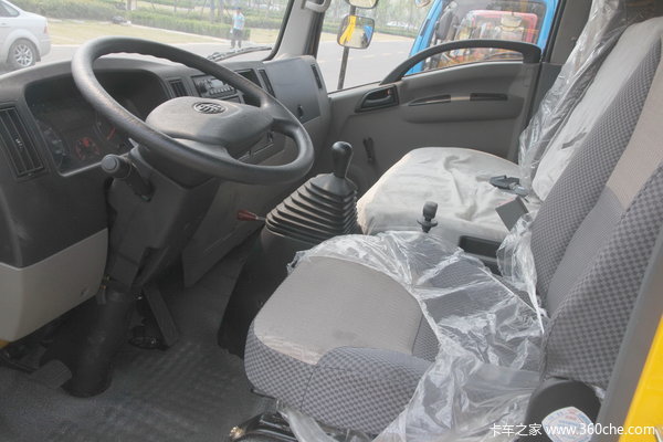青岛解放 虎V 115马力 4X2 自卸车(CA3041P40K2E4A85)驾驶室图（2/3）