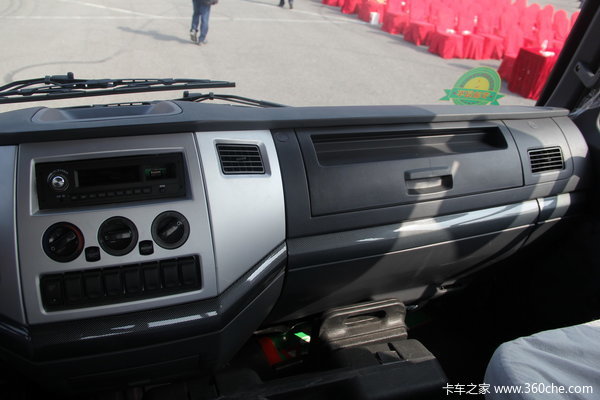 福田 瑞沃 170马力 4X2 栏板载货车(BJ1165VKPEG-1)驾驶室图（24/48）