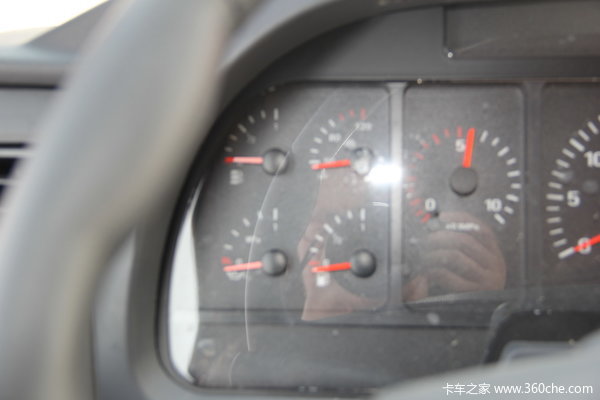 福田 瑞沃 170马力 4X2 栏板载货车(BJ1165VKPEG-1)驾驶室图（16/48）