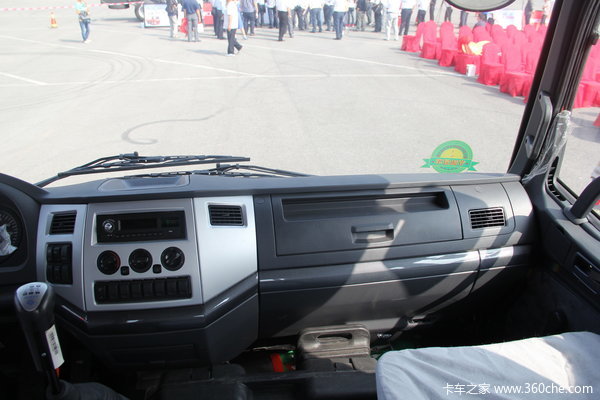 福田 瑞沃 170马力 4X2 栏板载货车(BJ1165VKPEG-1)驾驶室图（10/48）