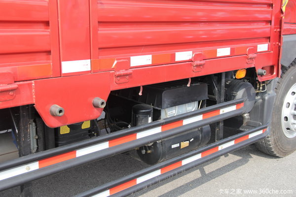 福田 瑞沃 170马力 4X2 栏板载货车(BJ1165VKPEG-1)上装图（17/22）