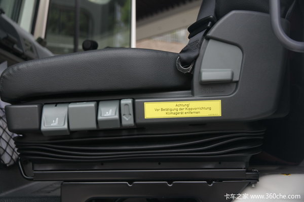 奔驰 Unimog系列 220马力 4X4 越野救护车(型号U4000)驾驶室图（56/58）