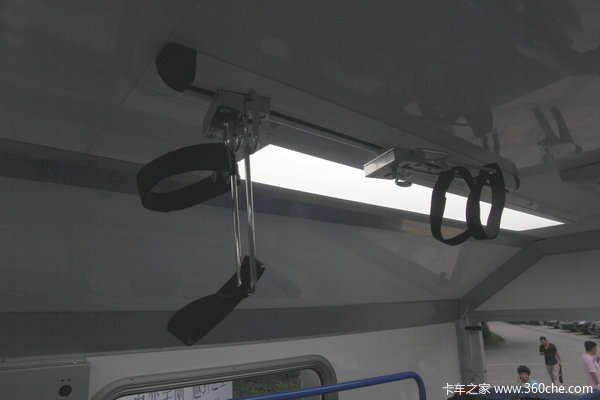 奔驰 Unimog系列 220马力 4X4 越野救护车(型号U4000)上装图（58/61）