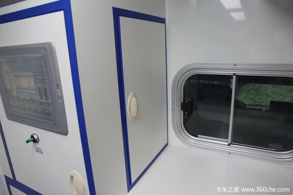 奔驰 Unimog系列 220马力 4X4 越野救护车(型号U4000)上装图（48/61）