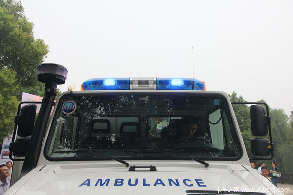 奔驰 Unimog系列 220马力 4X4 越野救护车(型号U4000)外观图（19/46）