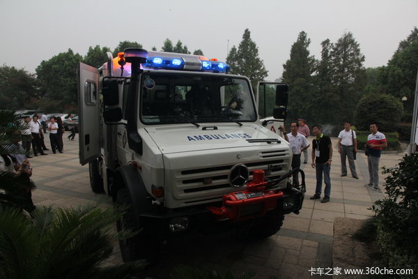 奔驰 Unimog系列 220马力 4X4 越野救护车(型号U4000)外观图（18/46）