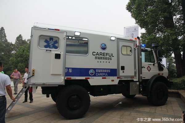 奔驰 Unimog系列 220马力 4X4 越野救护车(型号U4000)外观图（13/46）