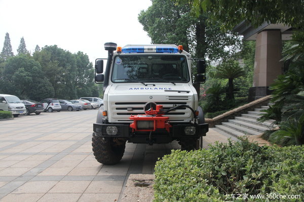 奔驰 Unimog系列 220马力 4X4 越野救护车(型号U4000)外观图（2/46）