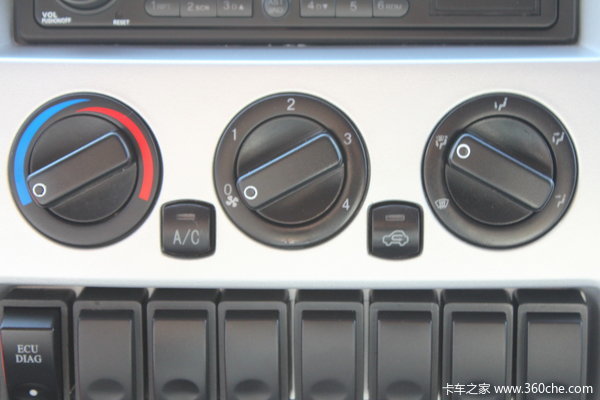 福田 欧马可5系 168马力 排半仓栅载货车底盘(BJ5169CCY-AB)驾驶室图（24/31）