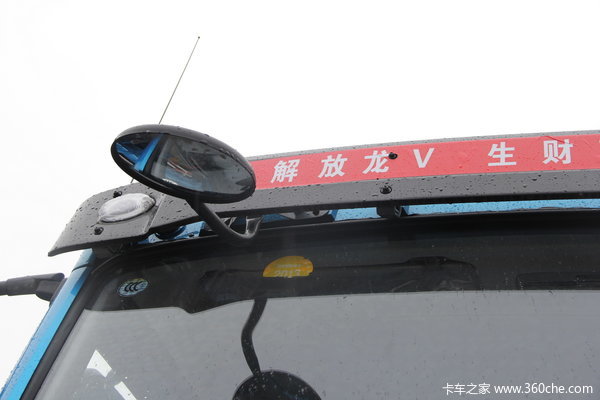 青岛解放 龙V中卡 160马力 4X2 厢式载货车(CA5168XXYYPK2L2E4A80-3)外观图（20/22）
