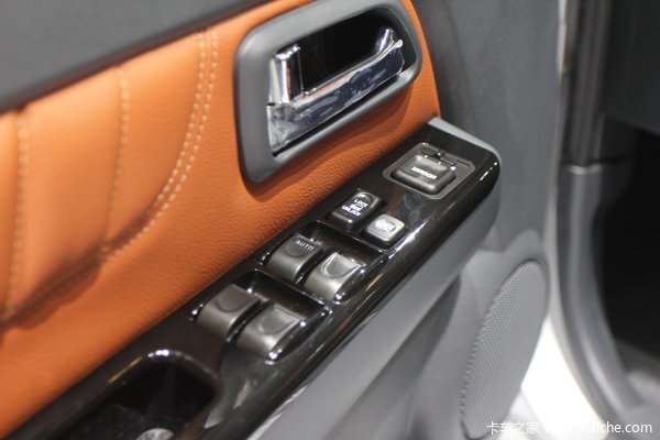2013款长城 风骏5欧洲版 精英型 2.0L柴油 四驱 大双排皮卡驾驶室图（3/25）