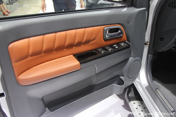 2013款长城 风骏5欧洲版 精英型 2.0L柴油 四驱 大双排皮卡驾驶室图（2/25）
