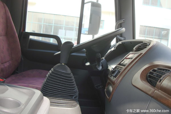 江淮 格尔发K3系列中卡 130马力 4X2 栏板载货车(HFC1101KR1ZT)驾驶室图（2/2）