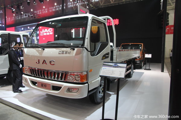 江淮 骏铃H420 132马力 4X2 5.2米栏板式载货车(HFC1120P81K2D1)