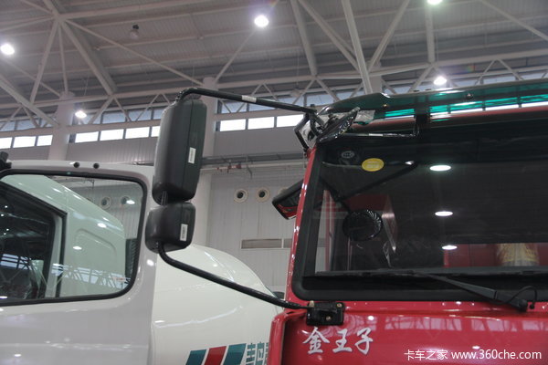 中国重汽 金王子重卡 266马力 6X2 自卸车(ZZ3251M48C1C1/L1WA)外观图（7/19）