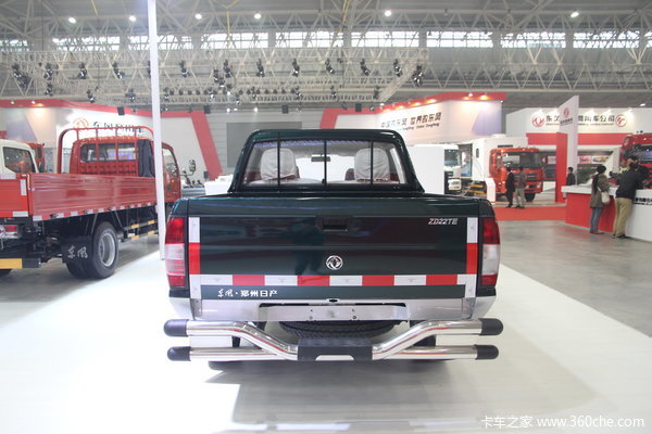 2013款郑州日产 东风锐骐 标准型 2.2L柴油 四驱 双排皮卡外观图（5/13）