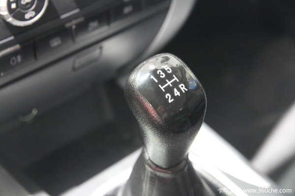 2013款福田 拓陆者S 精英版 2.8L柴油 四驱 双排皮卡驾驶室图（18/23）