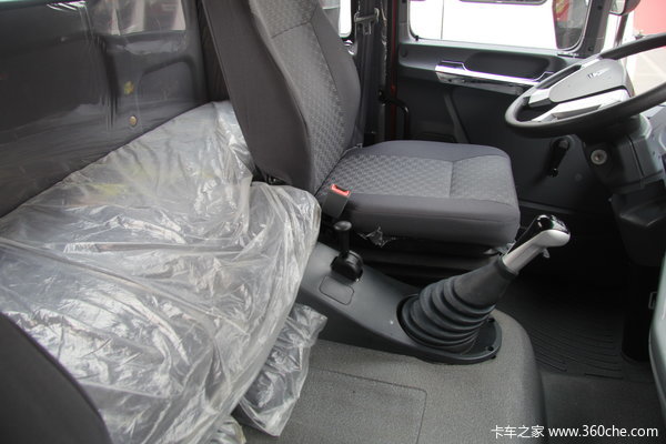 中国重汽 福泺 H5重卡 240马力 8X2 自卸车(ZZ3318KM0DK0)(底盘)驾驶室图（21/37）