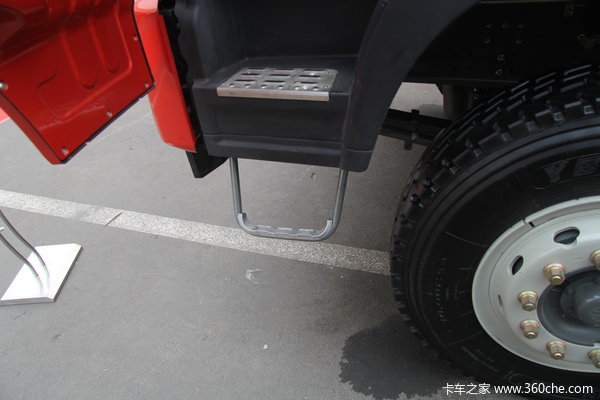 中国重汽 福泺 H5重卡 240马力 8X2 自卸车(ZZ3318KM0DK0)(底盘)驾驶室图（2/37）